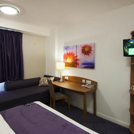 Premier Inn Edinburgh Central Exteriör bild