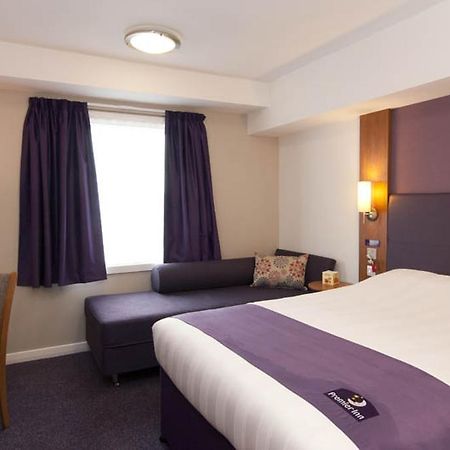 Premier Inn Edinburgh Central Exteriör bild