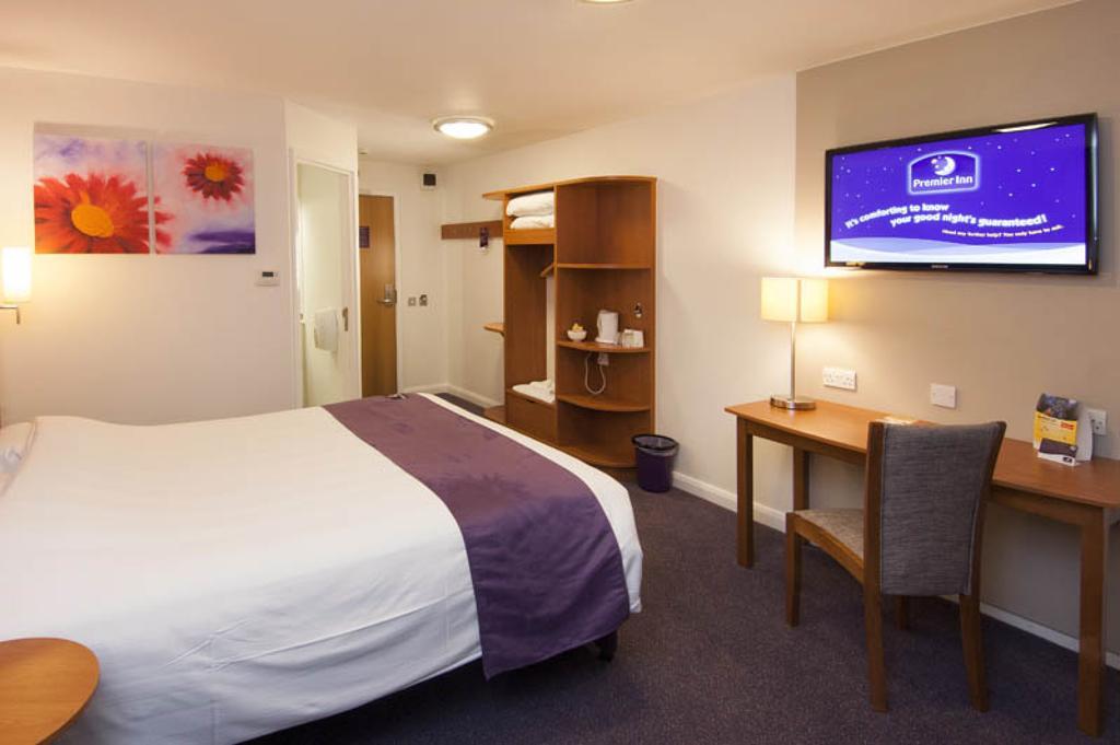 Premier Inn Edinburgh Central Exteriör bild