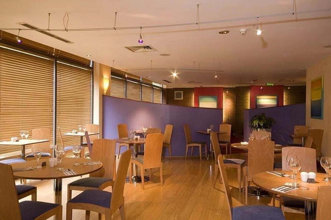 Premier Inn Edinburgh Central Exteriör bild
