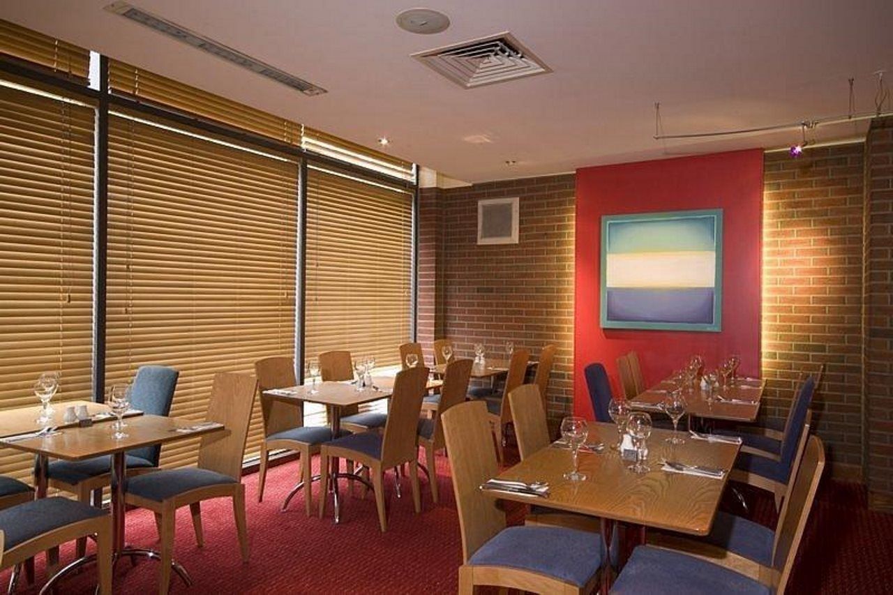 Premier Inn Edinburgh Central Exteriör bild